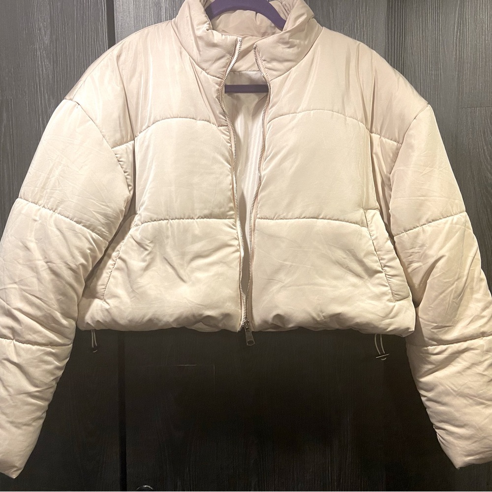 Never Worn Cream/Beige Cropped Puffer Coat- L